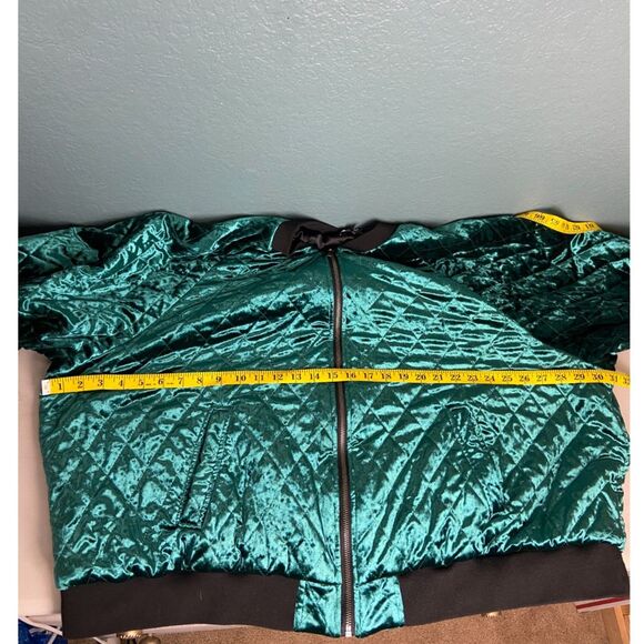 Torrid Velvet Bomber Quilted Jacket SZ 5 - Picture 8 of 8